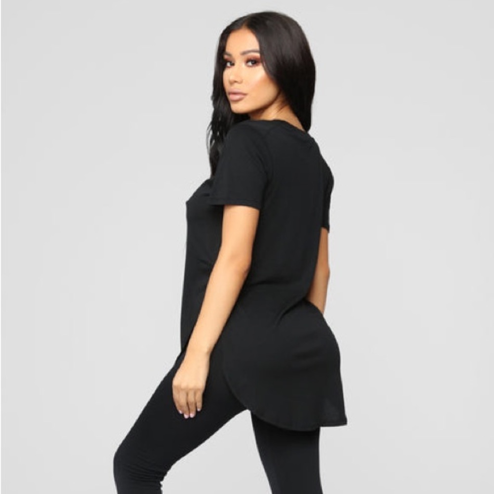 ~Black T-Shirt w/Rounded Hem & Side Slits-NWT~ - Picture 3 of 16